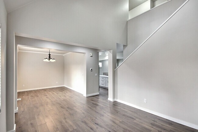 Foto del edificio - Updated, DuPont 3 BR home with AC for rent.