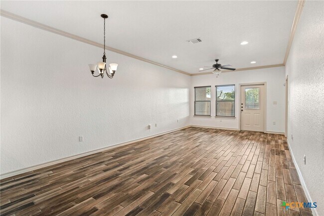 Building Photo - 1010 Tripp Ln