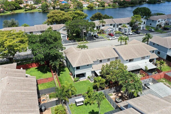 Foto del edificio - 201 NW 106th Terrace