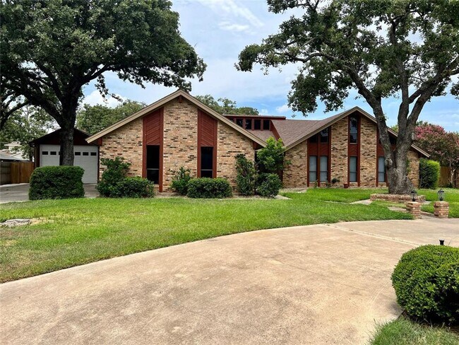 Foto del edificio - Prestigious Linwood Acres / .44 acres / Rockdale, TX / Swimming Pool