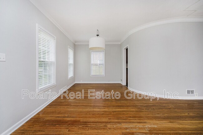 Foto del edificio - 3346 E Fall Creek Pkwy N Dr