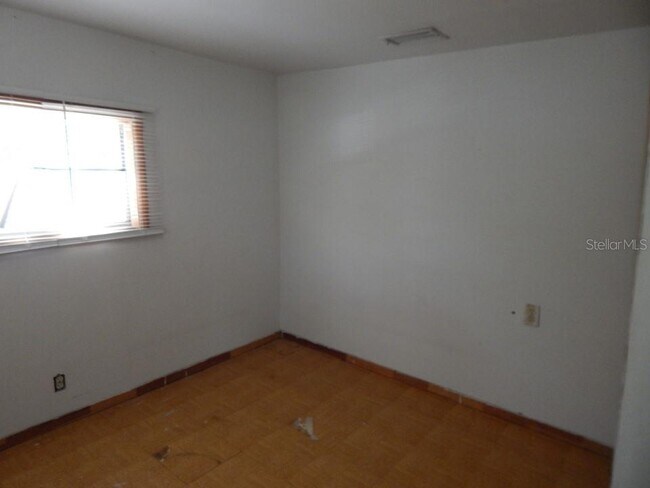 Building Photo - 5106 Seneca Ave