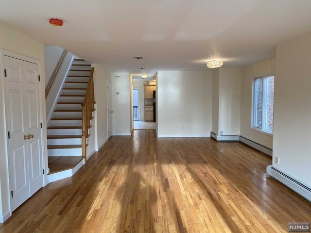 Foto del edificio - 395 Washington Ave