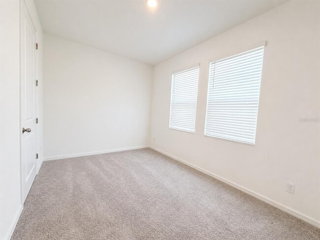 Foto del edificio - 2272 Derwent Dr