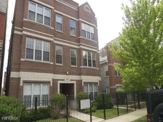 Building Photo - 2117-2119 W Washington Blvd
