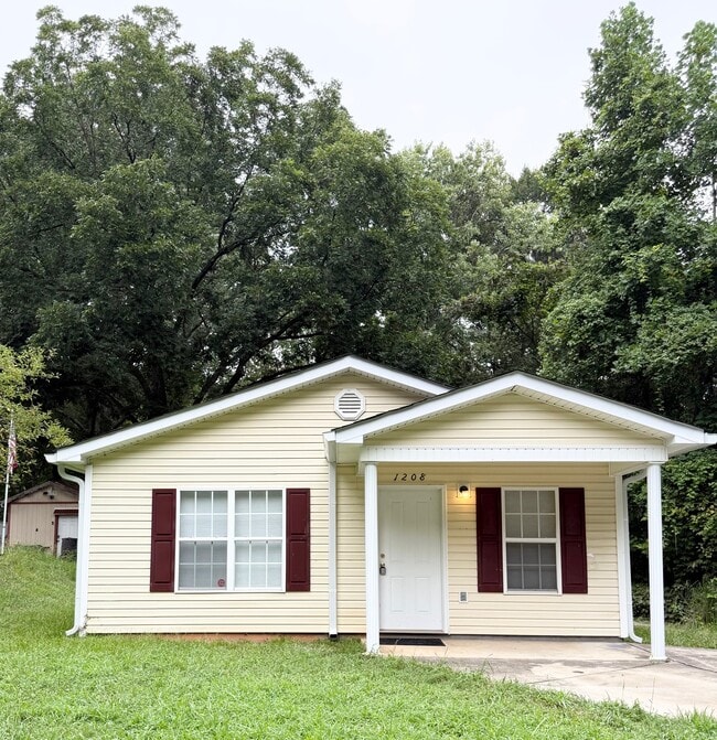 Building Photo - 1208 W Walnut Ave