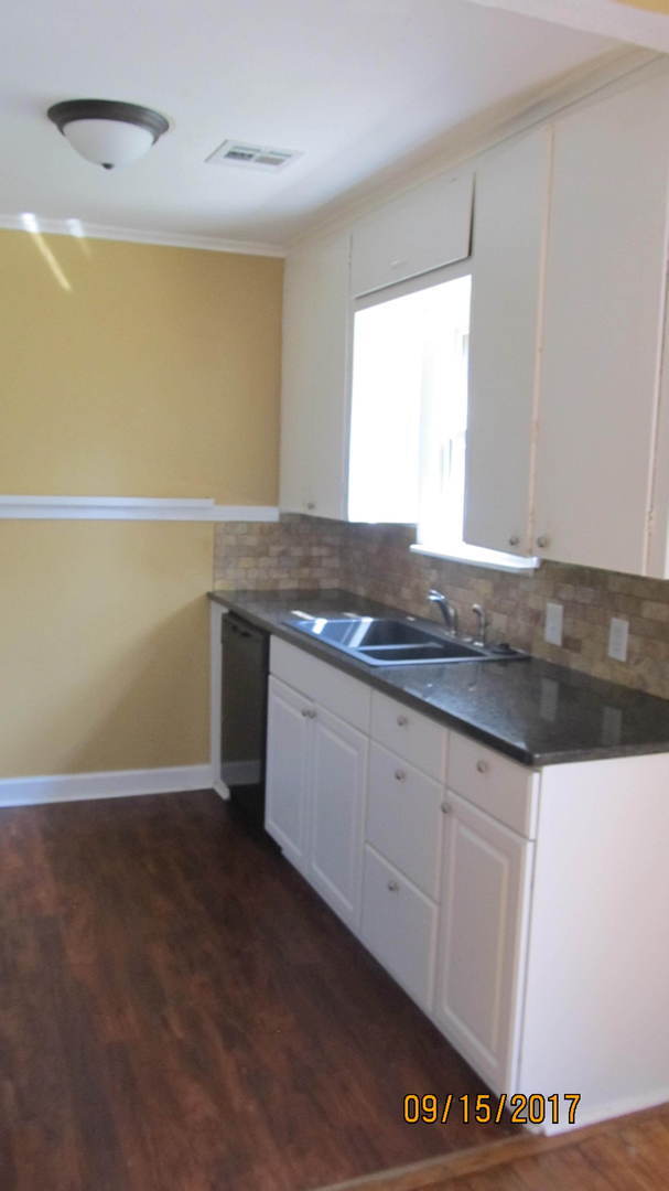 Foto del edificio - 2 bedroom/1 bathroom - Centrally Located i...