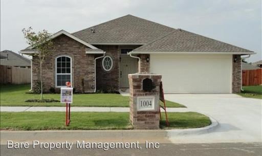 Primary Photo - 1004 Caracara Dr