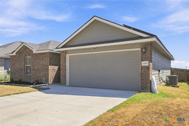 Building Photo - 1261 Lindsey Dr