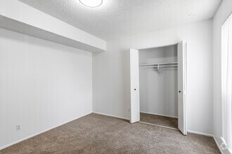 3 BR, 2BA - 1050 SF - MOUNTAIN VISTA