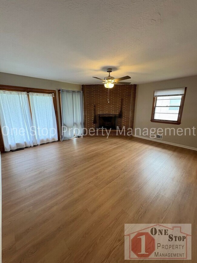 Foto del edificio - The Perfect 3 bedroom/2 bathroom home in Independence!