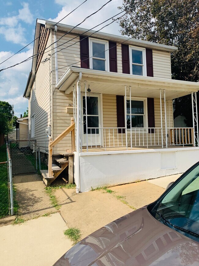 Building Photo - 769 Addison St