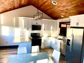 Building Photo - 34 William St