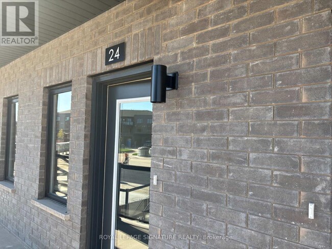 Photo du bâtiment - 42 Lowes Rd W