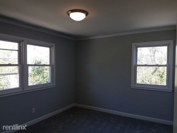 Foto del edificio - 1 br, 1 bath  - 703 Daniels St Apt D