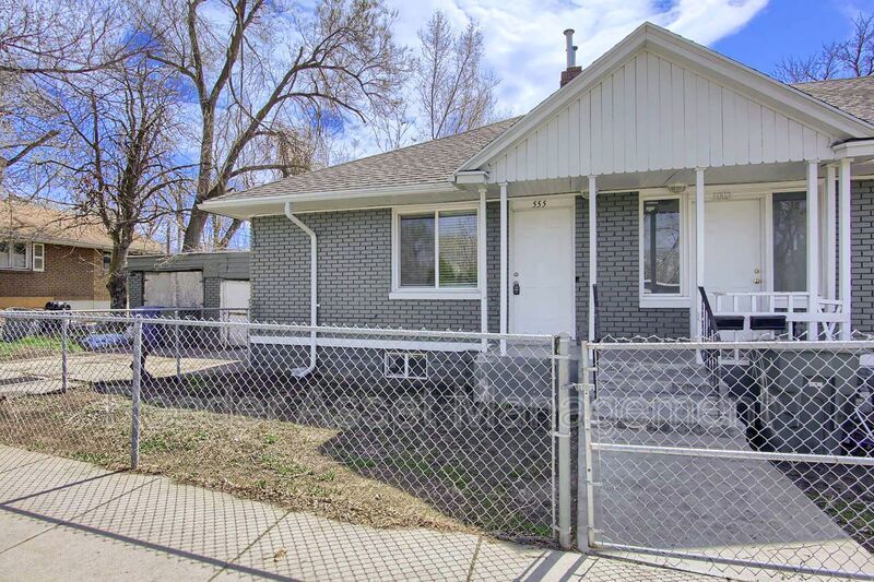 Primary Photo - 3002 Porter Ave