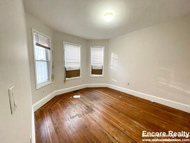 Foto del edificio - 733 Parker St