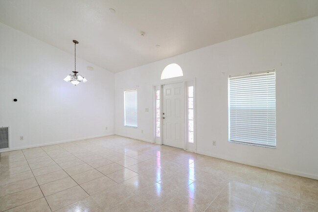 Building Photo - 3631 SW Kasin St