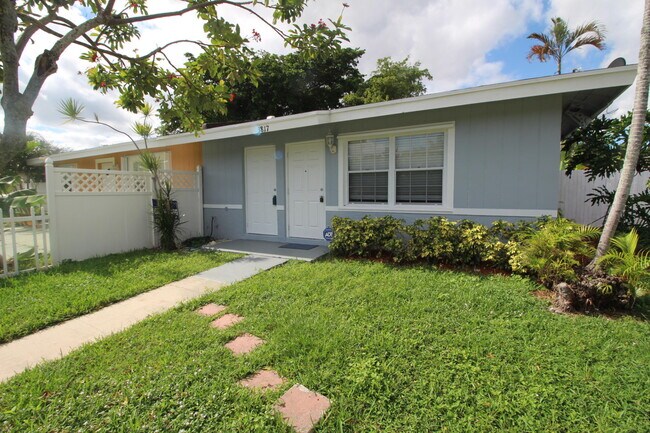Building Photo - 3817 Heather Dr W