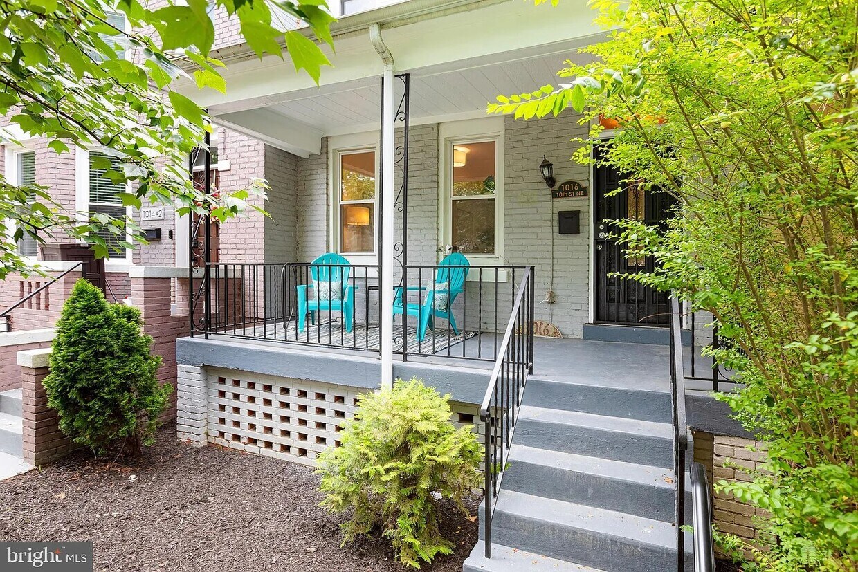Foto principal - 1016 10th St NE