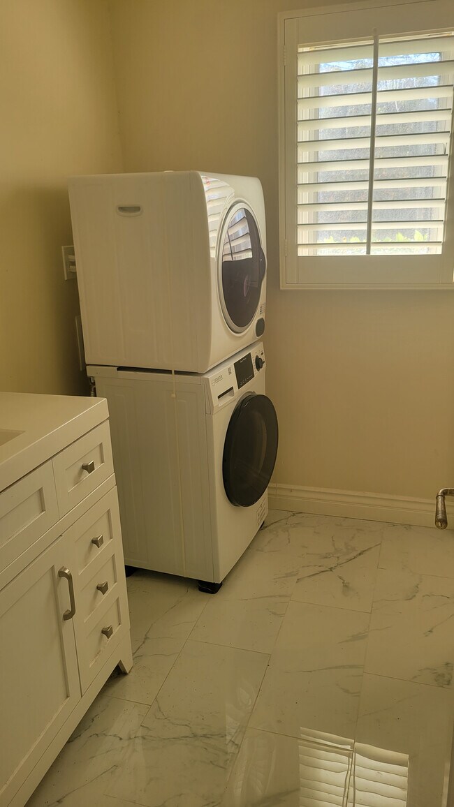 Foto del edificio - 3901 Stonebridge Ln