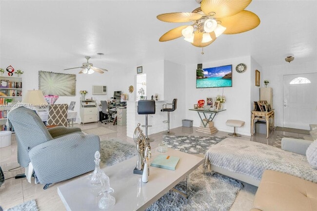 Foto del edificio - 2860 NW 184th St