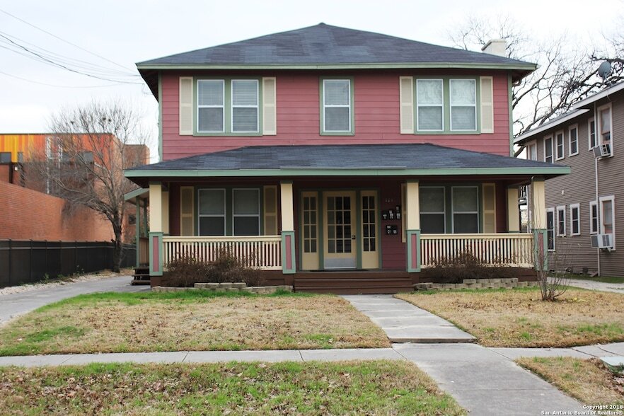 Foto principal - 810 E Ashby Pl