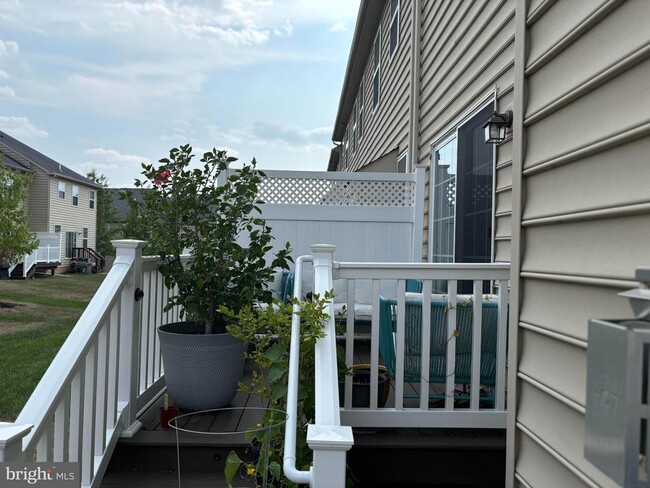 Building Photo - 3235 Brookside Dr
