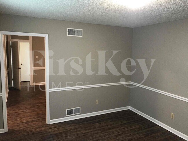 Foto del edificio - 5015 Hickory Bark Dr