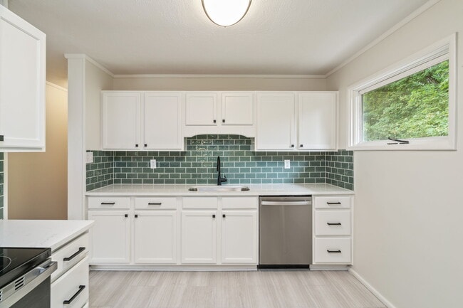 Building Photo - 1316 Huntington Rd