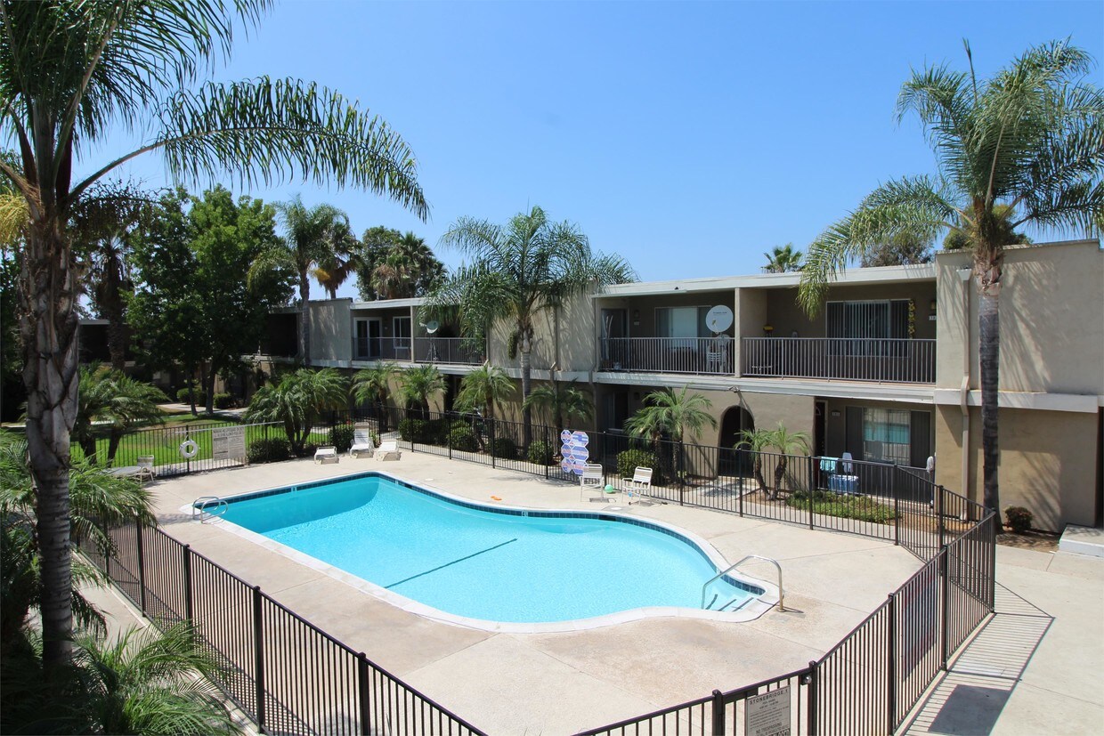 Primary Photo - 1420 Hilltop Dr