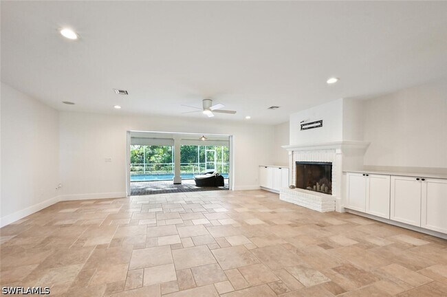 Building Photo - 508 Devils Ln
