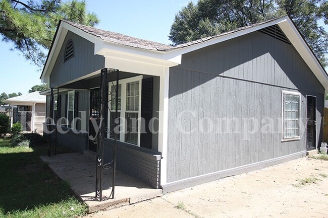 Building Photo - 4780 Hillbrook Rd