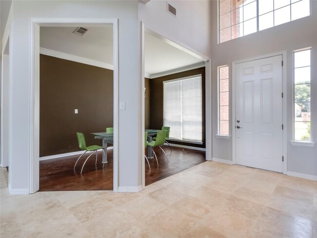 Building Photo - 2210 Tarleton Dr