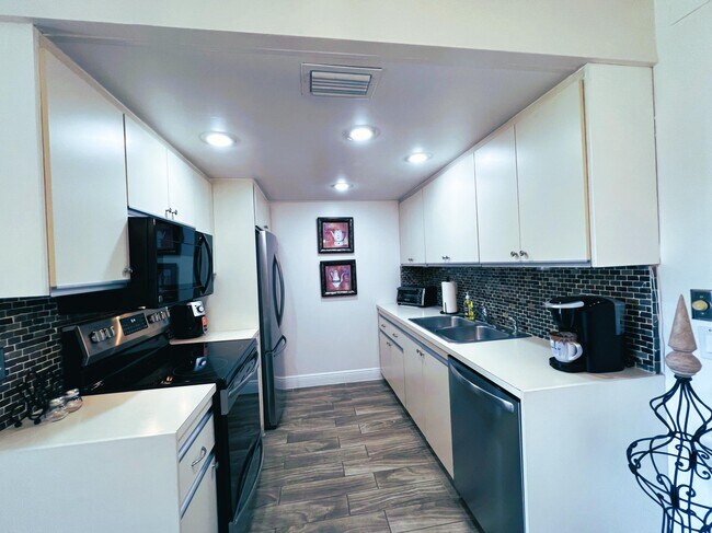 Foto del edificio - 3402 Bimini Ln