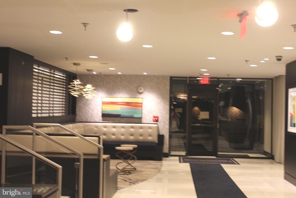 Foto principal - 7401 Westlake Terrace
