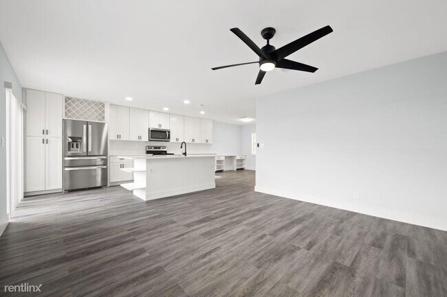 Building Photo - 3 br, 2.5 bath House - 3315 Blue Fin Dr