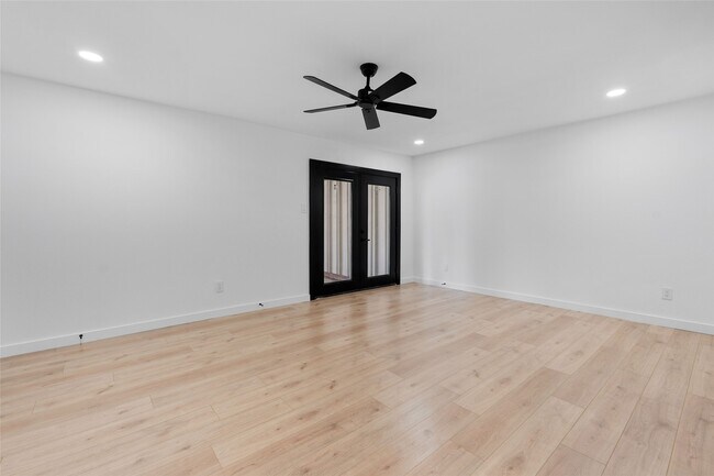 Building Photo - 8707 Wind Side Dr