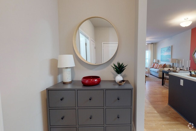 1BR, 1BA - 778 SF - 4830 Westcott