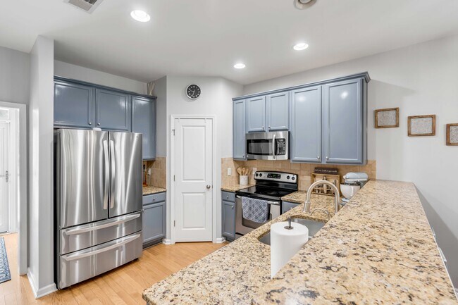 Building Photo - 2817 Pottinger Dr
