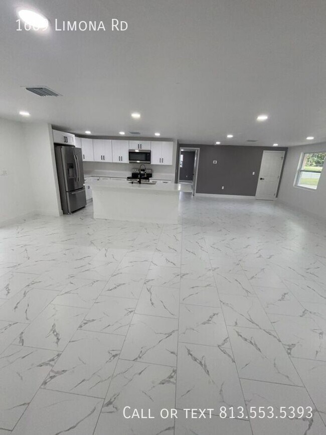 Foto del edificio - 1609 Limona Rd