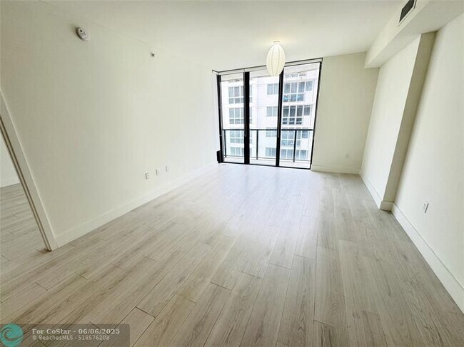 Foto del edificio - 201 SW 17th Rd