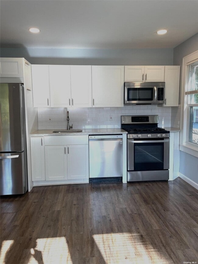 Building Photo - 21 Lee Ave