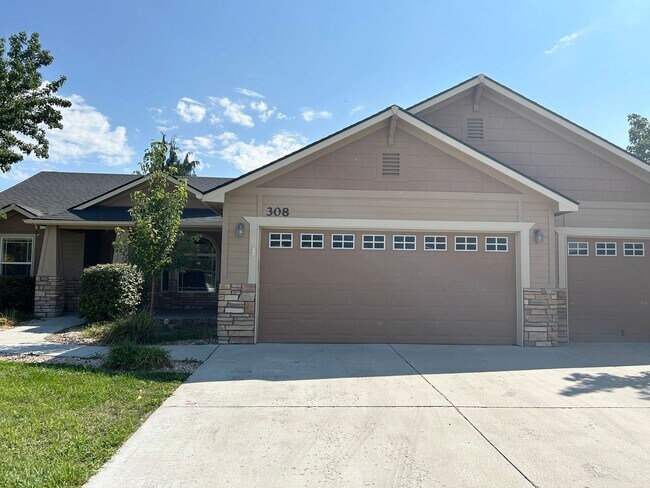 Foto del edificio - 3 Bedroom 2 bathroom Home in Nampa!
