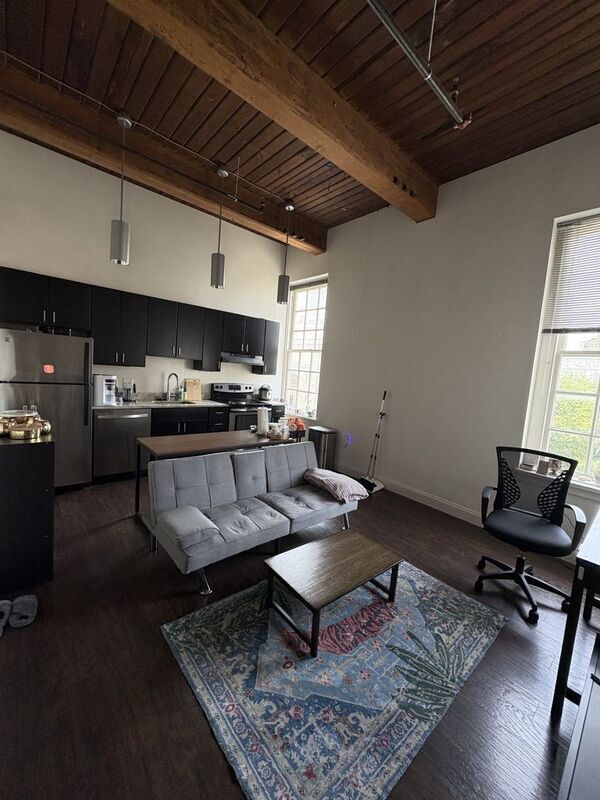 Foto principal - 344 N Charles St