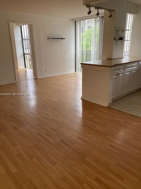 Foto del edificio - 17021 N Bay Rd