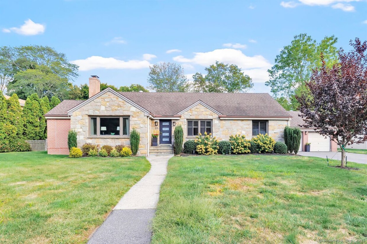Primary Photo - 26 Pearsall Pl