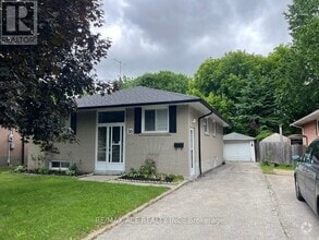 Building Photo - 30 Oakridge Dr