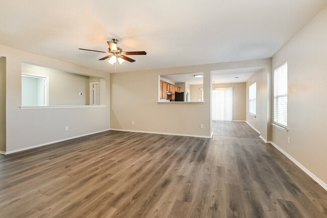 Building Photo - 1167 Tomahawk Dr