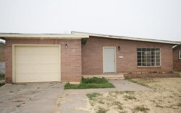 Building Photo - 2616 Sheldon St